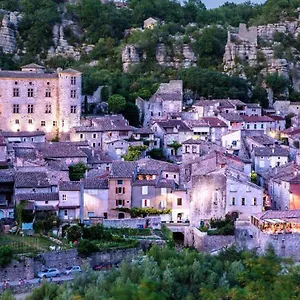https://dourmidou-maison-de-village.hotels-rhonealpes.com