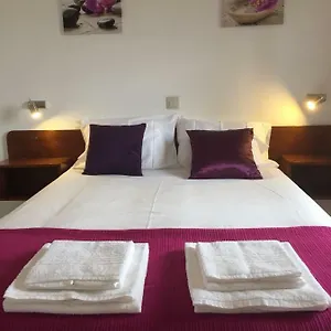https://slow-house-dencosta.hotelaalgarve.com